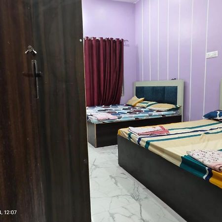Shree Ayodhya Dham Guest House 300 Meter From Sri Ram Temple Free Pick Up , Drop , Breakfast & Wifi Esterno foto