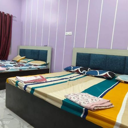 Shree Ayodhya Dham Guest House 300 Meter From Sri Ram Temple Free Pick Up , Drop , Breakfast & Wifi Esterno foto