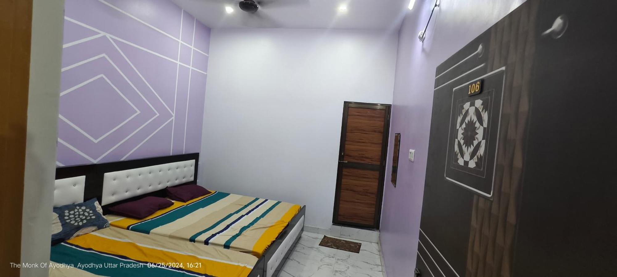 Shree Ayodhya Dham Guest House 300 Meter From Sri Ram Temple Free Pick Up , Drop , Breakfast & Wifi Esterno foto